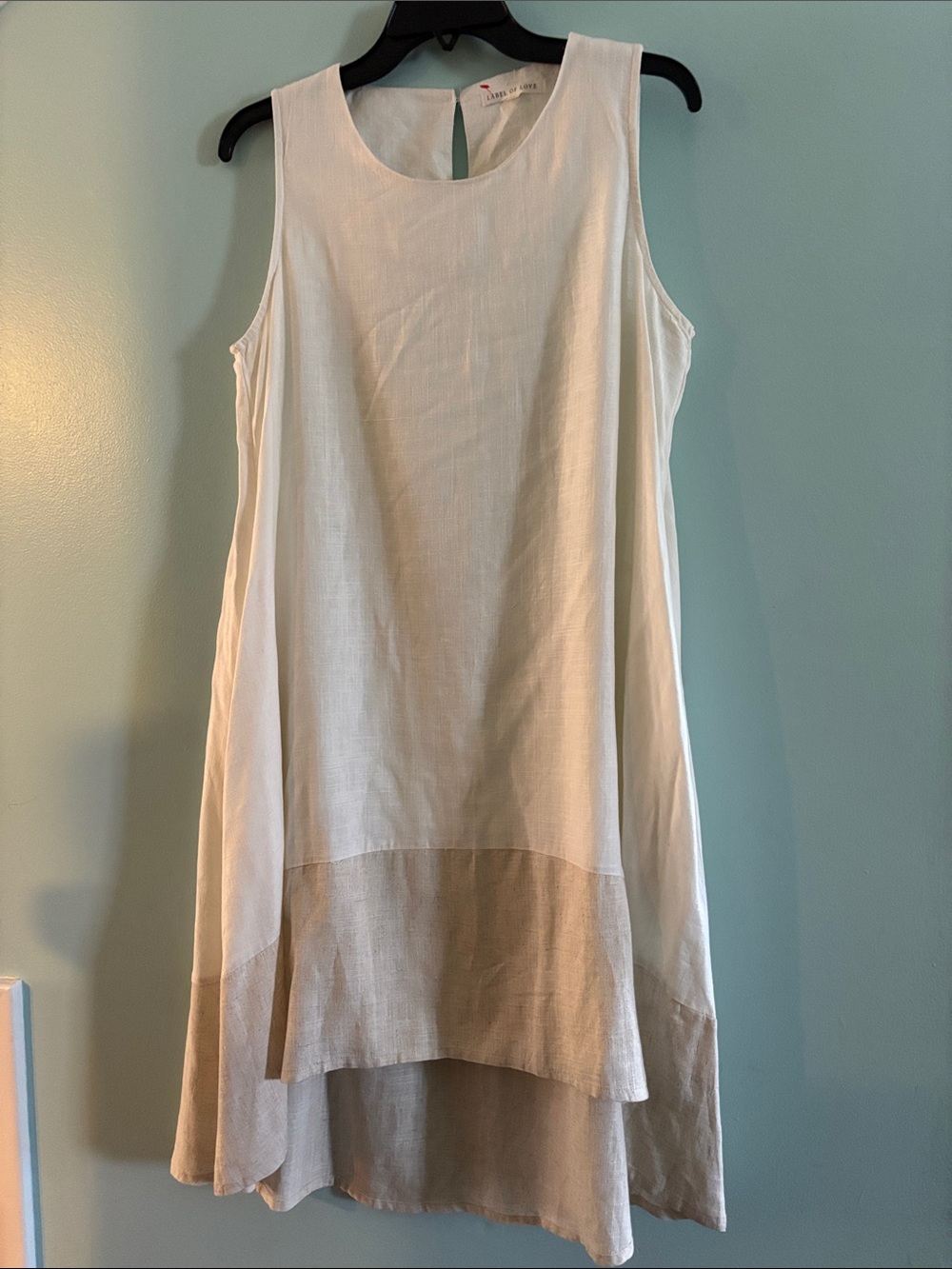 Label of Love Sleeveless Two-Tone Linen Shift Dress in White and Taupe Medium M